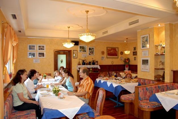 Hotel Bergkristall Schwarzenberg am Bohmerwald エクステリア 写真